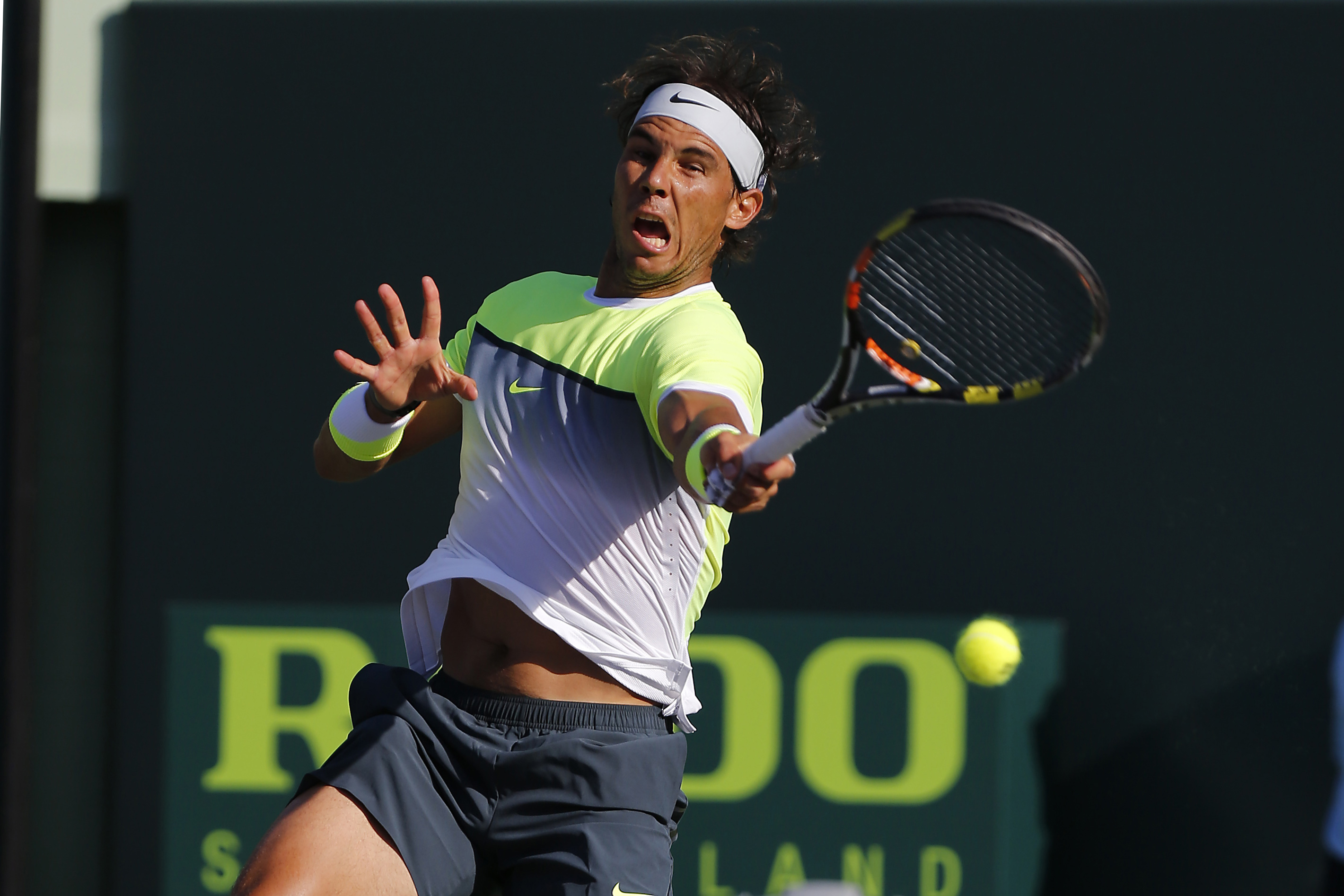 Nadal thau trận một phần v&igrave; phạm lỗi đ&aacute;nh b&oacute;ng hỏng