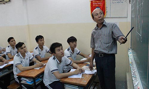 Trang bị SGK toán song ngữ Việt- Anh cho các trường phổ thông