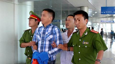 Tội phạm dẫn độ trên máy bay có thể bị “khóa miệng”