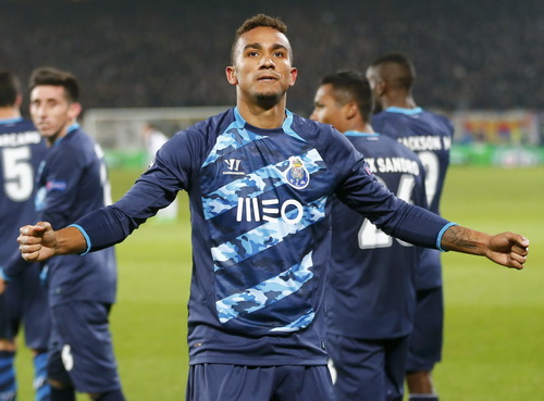 Danilo ghi bàn gỡ hòa cho Porto