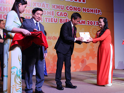 Tuyên dương 49 doanh nhân tiêu biểu