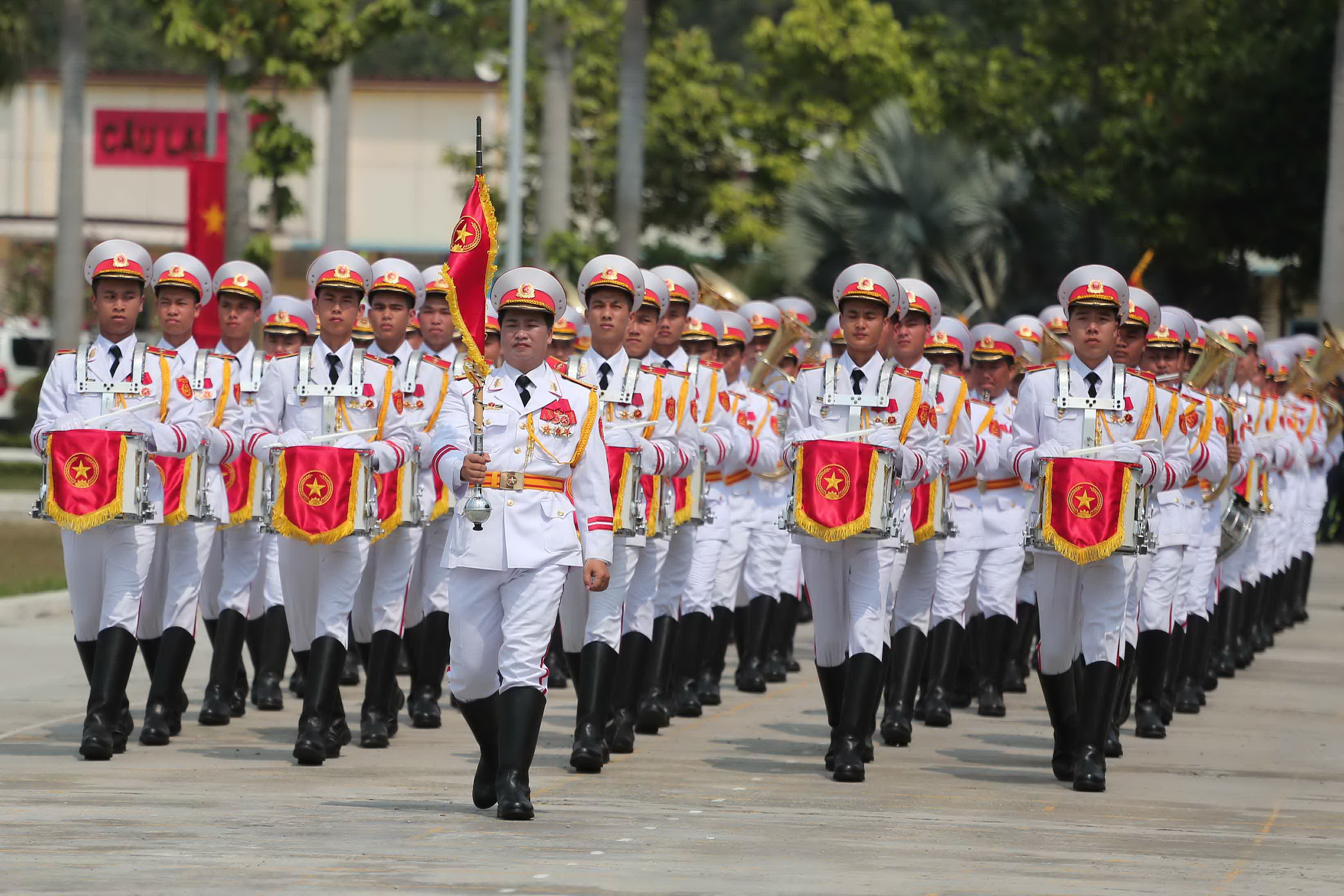 Khối qu&acirc;n nhạc 