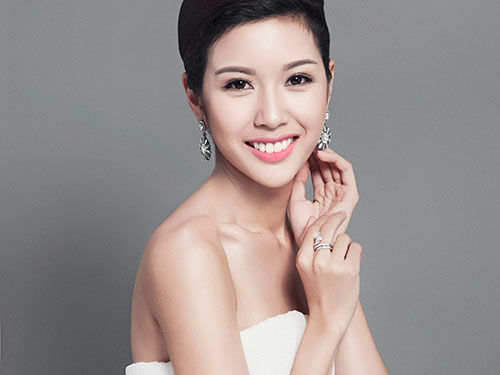 Á hậu Hoa hậu Quốc tế 2015 Thúy Vân: Không phó mặc cho số phận