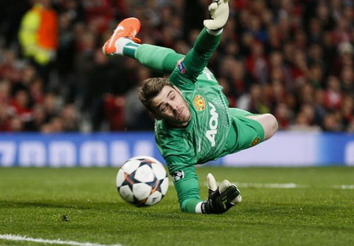 Real Madrid biến động: De Gea sắp đẩy Casillas ra đường