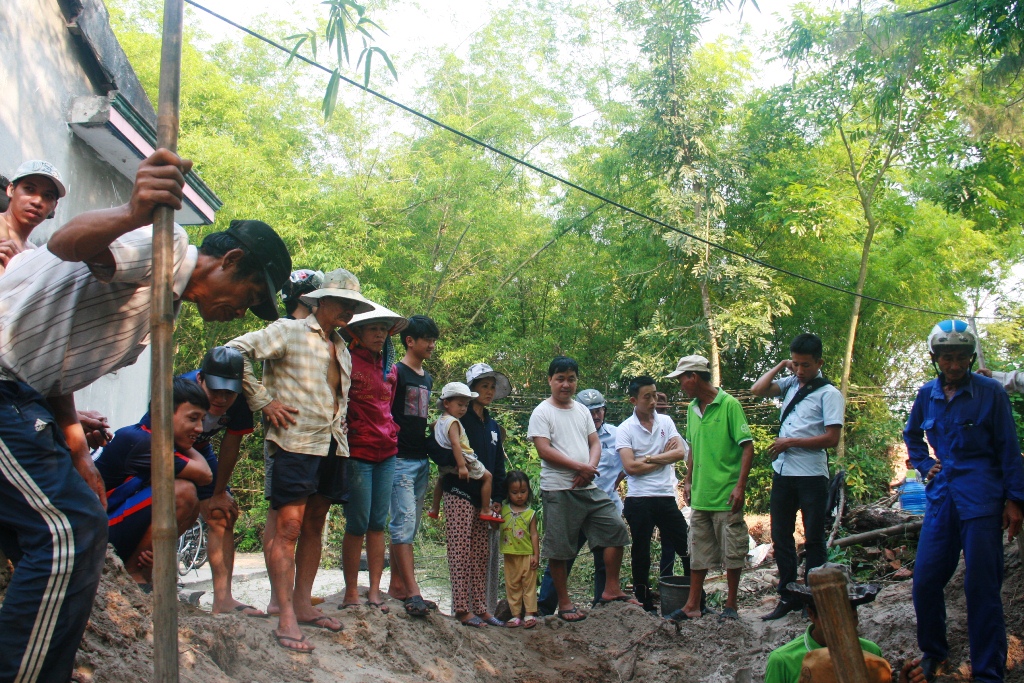 Hai ng&agrave;y nay, người d&acirc;n địa phương đ&atilde; ngưng việc &ldquo;khai quật&rdquo; địa đạo