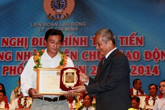Tôn vinh 486 điển hình tiên tiến