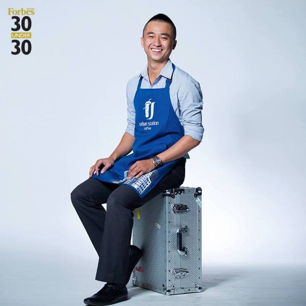 Đinh Nhật Nam Urban Station l&agrave; một thương hiệu chuỗi c&agrave; ph&ecirc; hiện đang thịnh h&agrave;nh trong giới trẻ do Nam tham gia đồng s&aacute;ng lập từ khi c&ograve;n học năm thứ ba đại học.