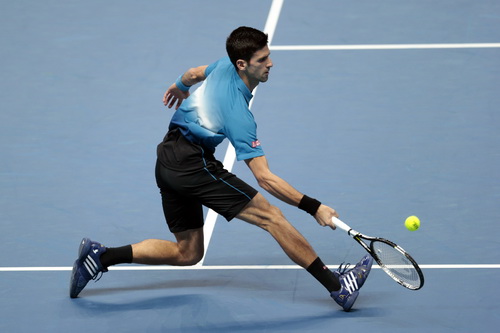 Federer nhất vòng bảng, Djokovic hẹn Nadal ở bán kết
