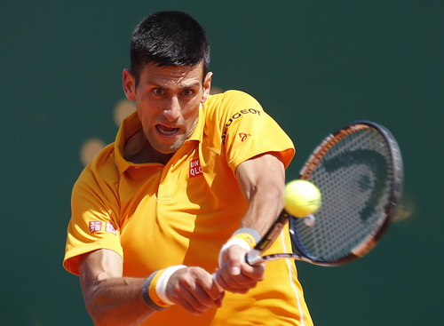 Djokovic gi&agrave;nh quyền v&agrave;o v&ograve;ng 3