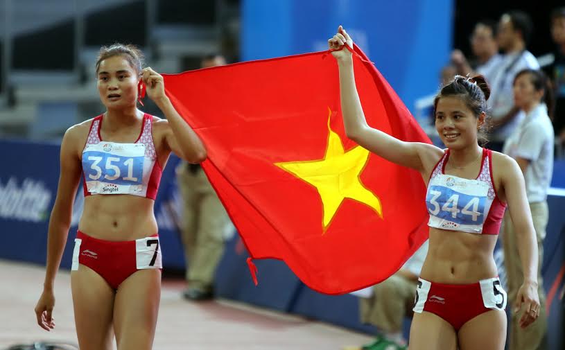 Qu&aacute;ch Thị Lan v&agrave; Nguyễn Thị Huyền - HCB v&agrave; HCV cự li 400m