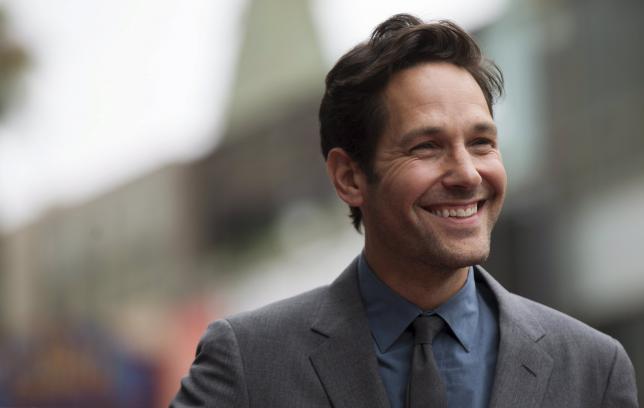Paul Rudd hạnh ph&uacute;c tại lễ nhận sao
