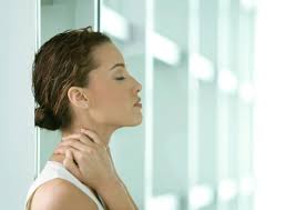 Thoái hóa đốt sống cổ có nên dùng nẹp?