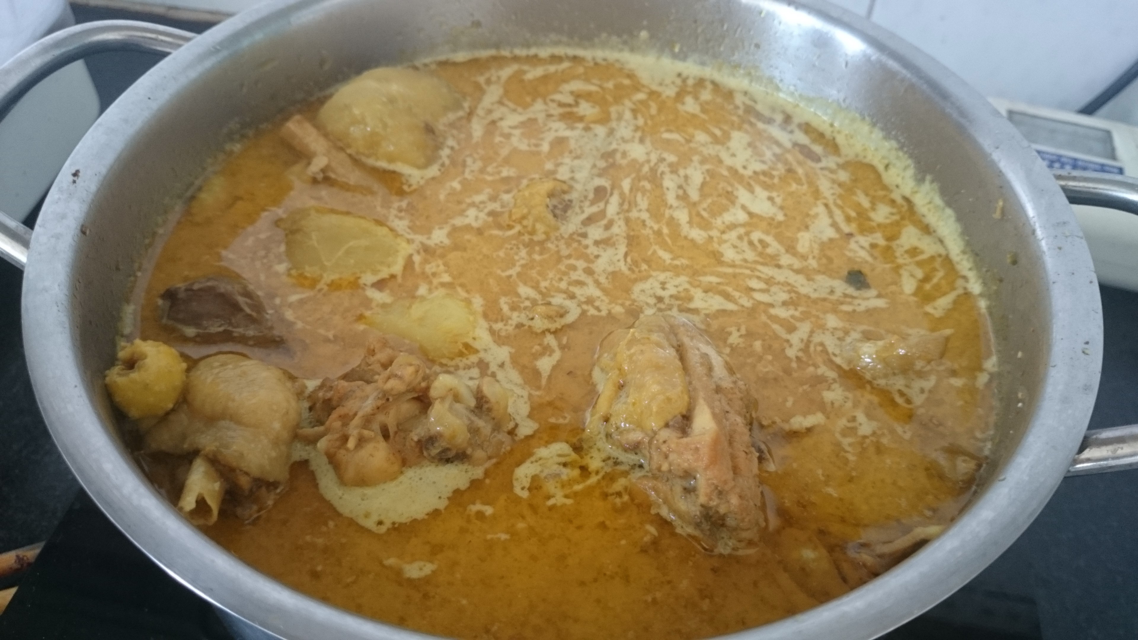 V&agrave; m&agrave;u sắc ấn tượng