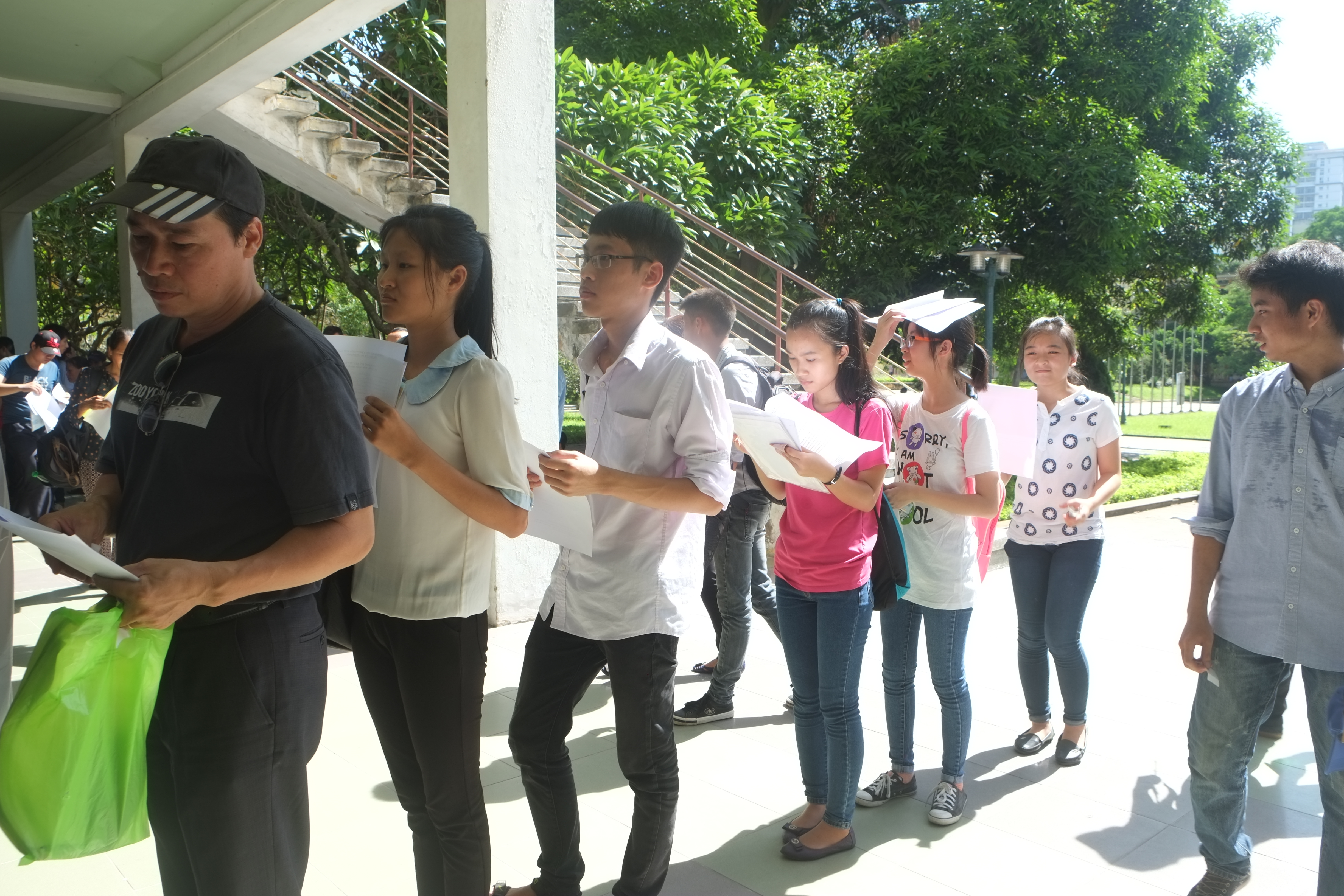 Th&iacute; sinh r&uacute;t - nộp hồ sơ ng&agrave;y 18-8