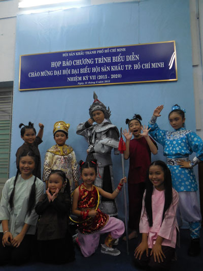 Truyền nghề cho thế hệ trẻ