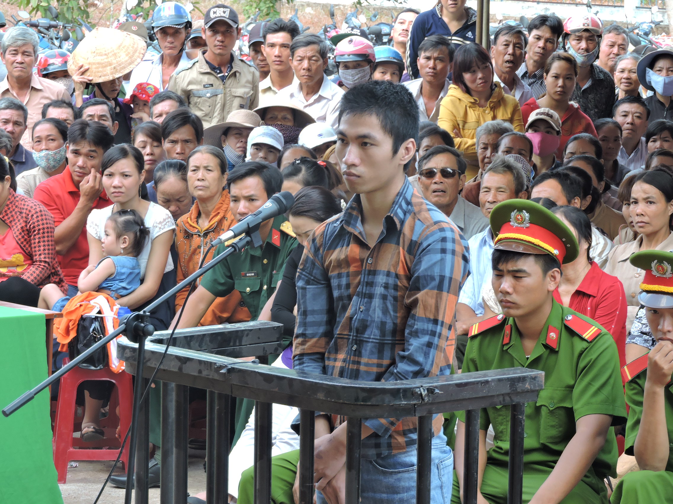 H&agrave; Minh Bi&ecirc;n tại phi&ecirc;n x&eacute;t xử ng&agrave;y 7-4
