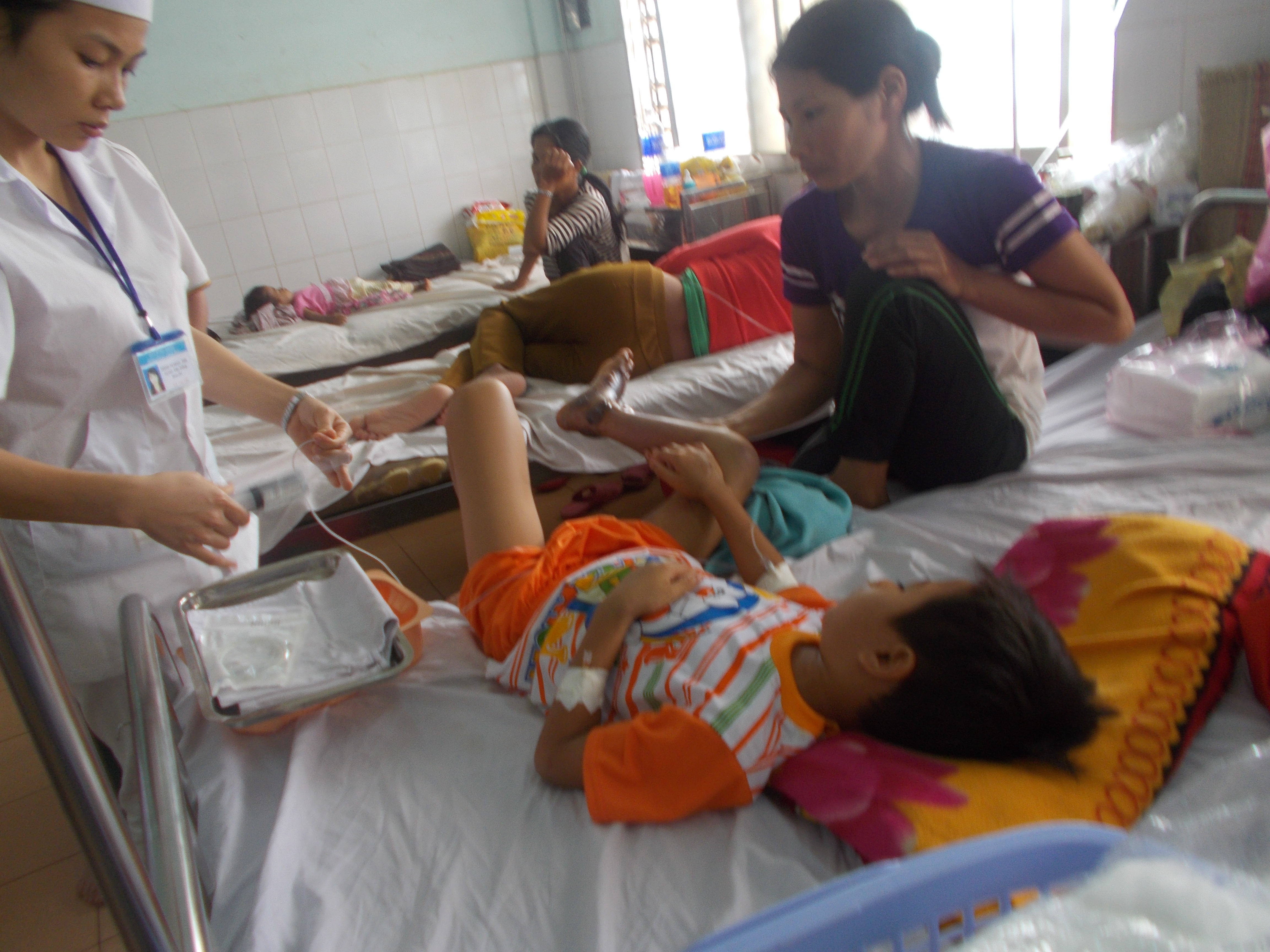 &nbsp;Em Thắng đang được cấp cứu tại Bệnh viện Đa khoa tỉnh Gia Lai
