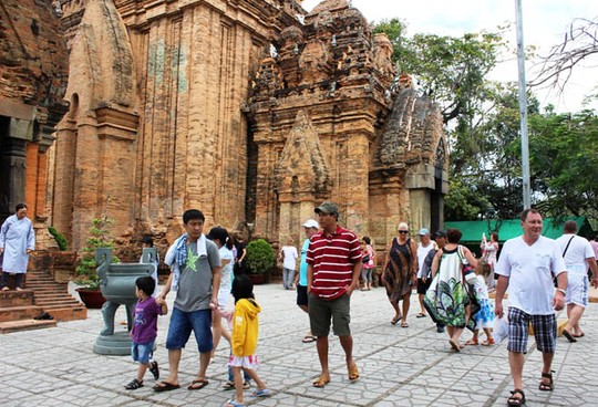 Khách Trung Quốc đổ vào miền Trung