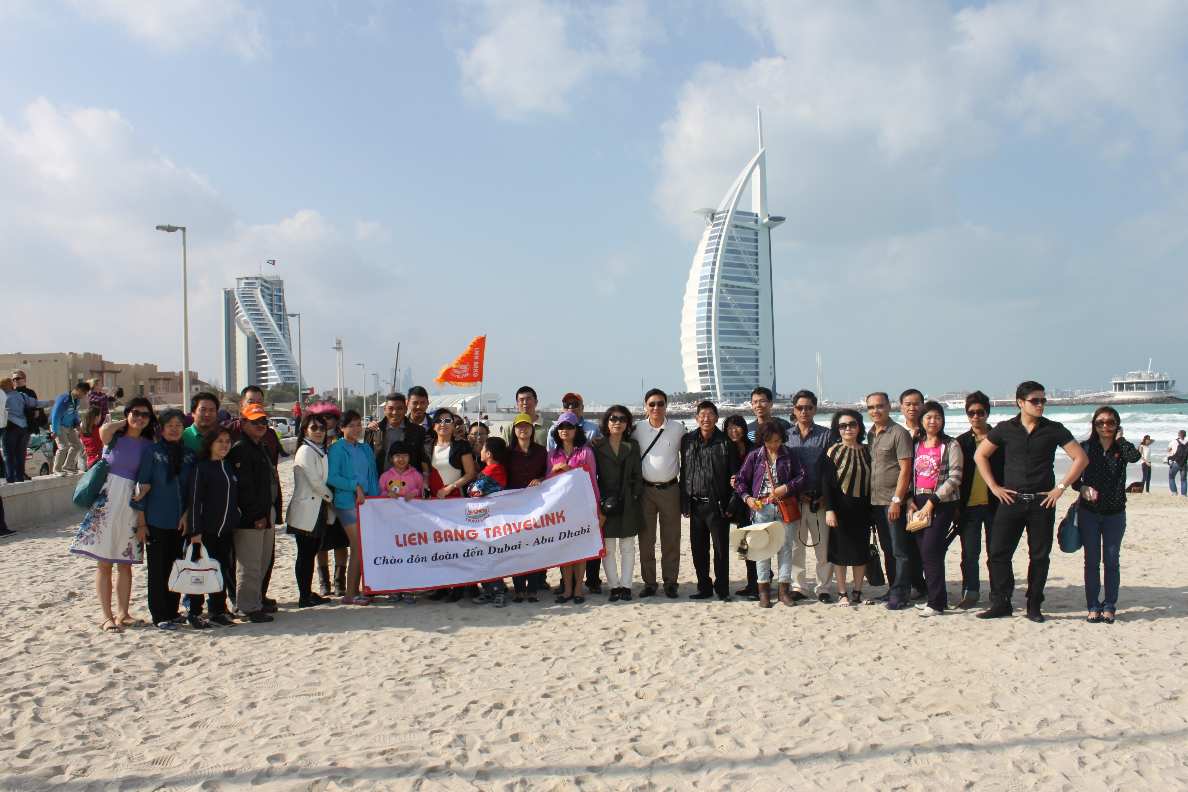 Đo&agrave;n kh&aacute;ch của Lien Bang Travelink tại Dubai