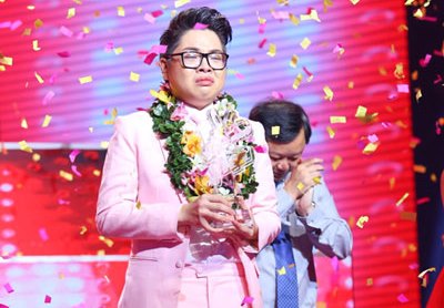 Thành sao trong showbiz: Kém nhan sắc, phải thực tài