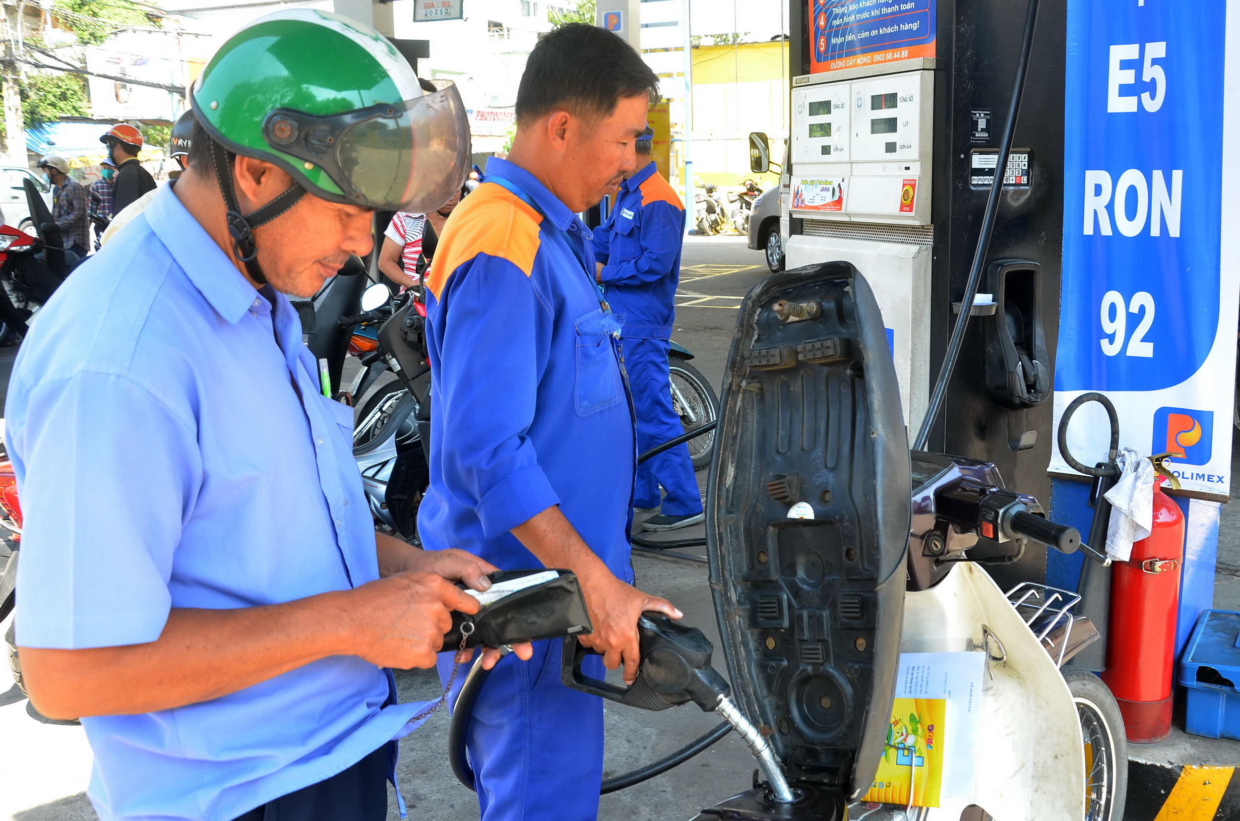 To&agrave;n TP HCM hiện mới c&oacute; 58/510 cửa h&agrave;ng c&oacute; b&aacute;n xăng E5 
Ảnh: Tấn Thạnh