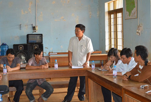 Xài bằng giả, 10 cán bộ được vận động đi học