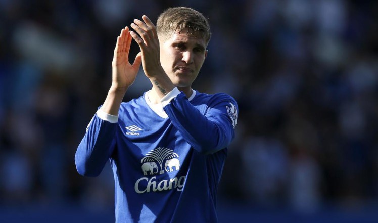 Hậu vệ John Stones của Everton