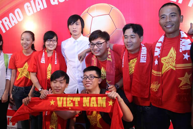 Tuấn Anh được rất đ&ocirc;ng CĐV y&ecirc;u mến