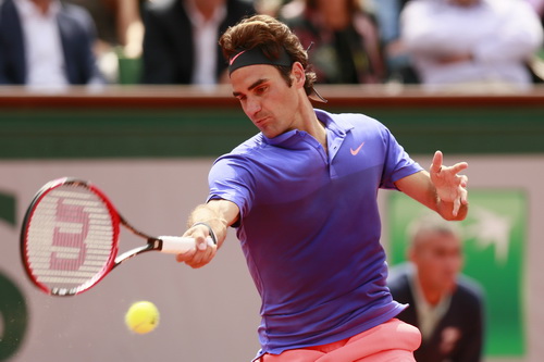 Federer phải rượt đuổi tỉ số với Gael Monfils