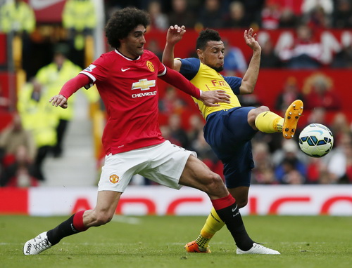 Không thắng nổi Arsenal, M.U hết mơ Top 3