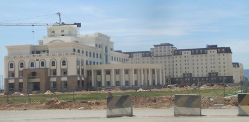 Tòa nhà của Công ty TNHH gang thép Hưng Nghiệp Formosa Hà Tĩnh (thuộc Tập đoàn Formosa Đài Loan) Tòa nhà của Công ty TNHH gang thép Hưng Nghiệp Formosa Hà Tĩnh (thuộc Tập đoàn Formosa Đài Loan) - Ảnh: Nguyên Dũng