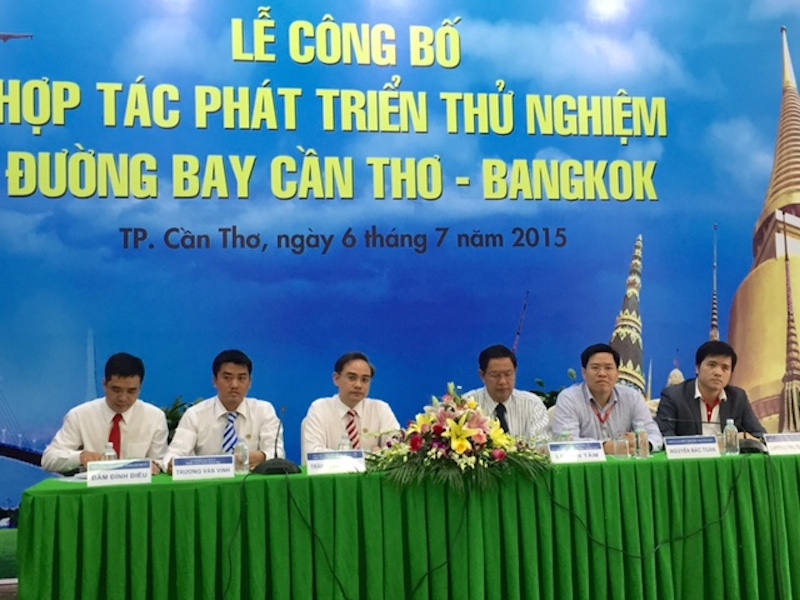 Đại diện UBND TP Cần Thơ, Vietravel tại buổi lễ công bố