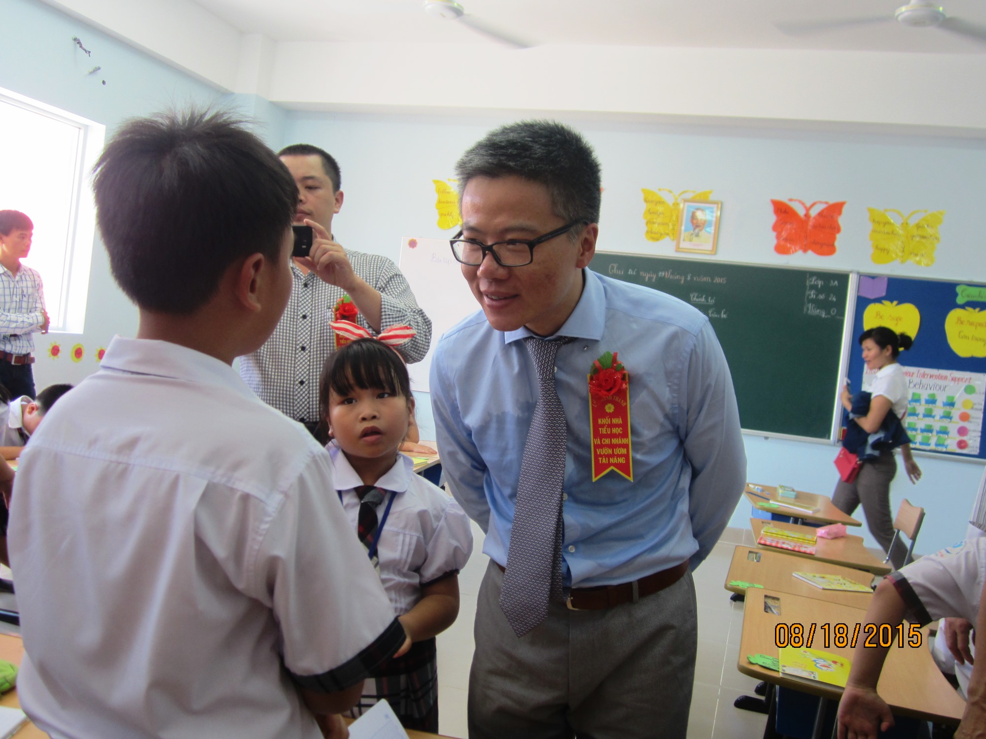 GS Ng&ocirc; Bảo Ch&acirc;u tr&ograve; chuyện c&ugrave;ng học sinh Trường Phổ th&ocirc;ng Duy T&acirc;n (Ph&uacute; Y&ecirc;n)