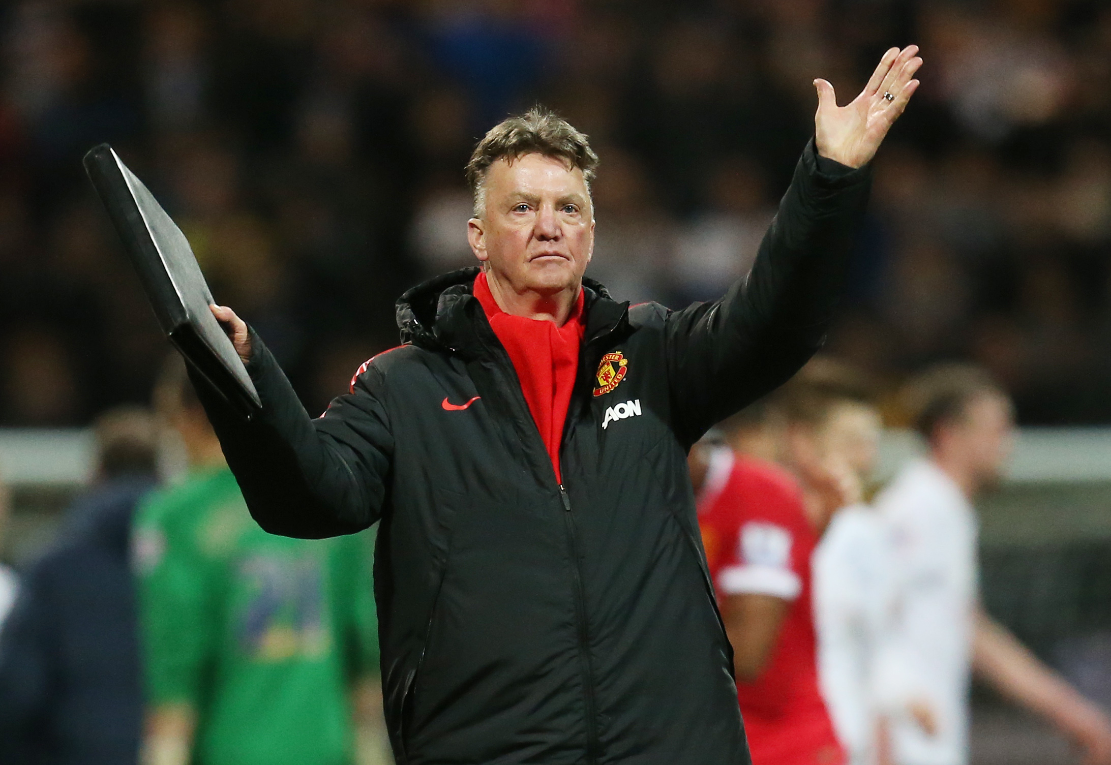 HLV Van Gaal đang gặp sức ép lớn từ người hâm mộ M.U