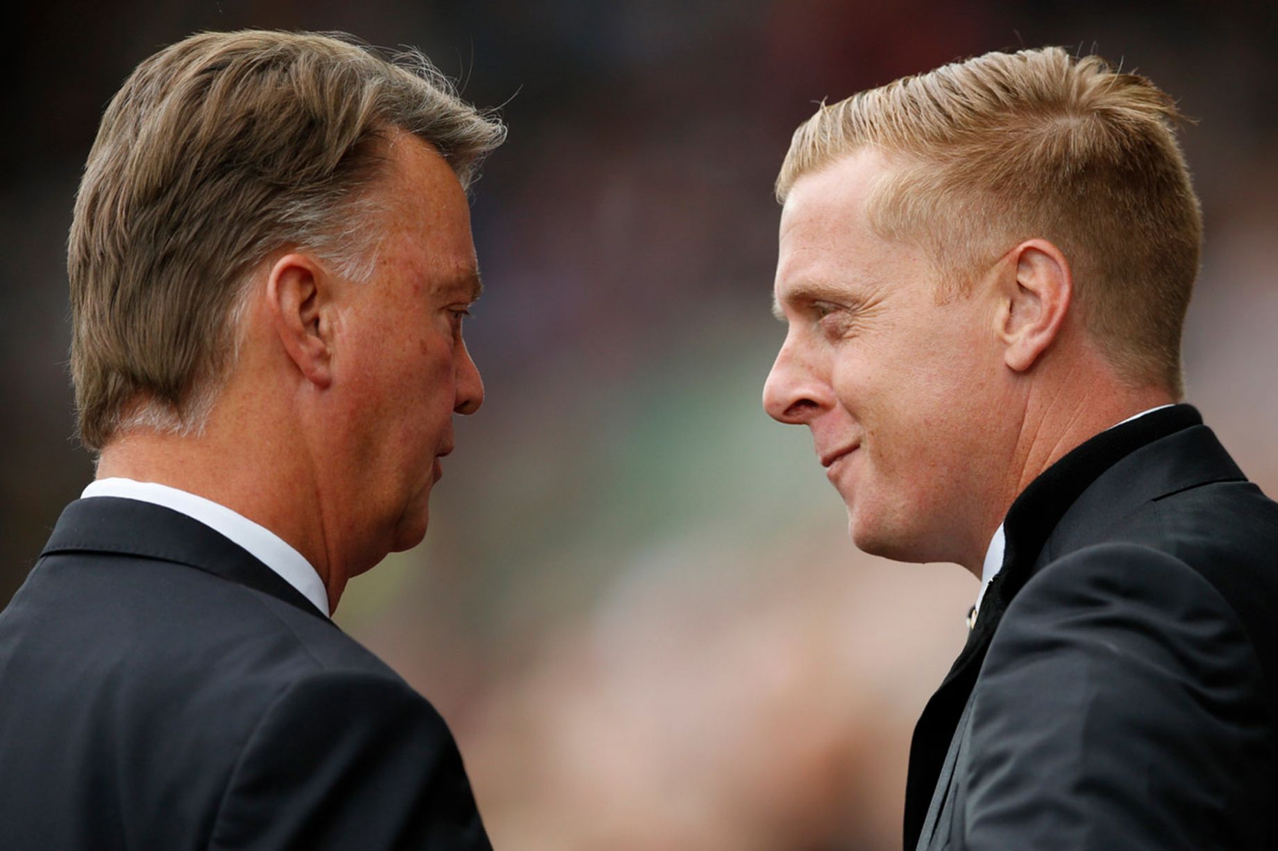 &Ocirc;ng Van Gaal đ&atilde; thất bại trong cuộc đấu tr&iacute; với đồng nghiệp Monk b&ecirc;n ph&iacute;a Swansea