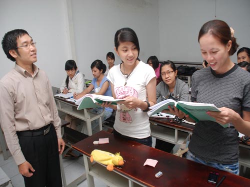 Thực hiện 1.918 đề tài nghiên cứu khoa học