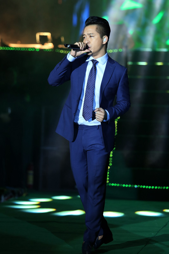 Ca sĩ Tuấn Hưng