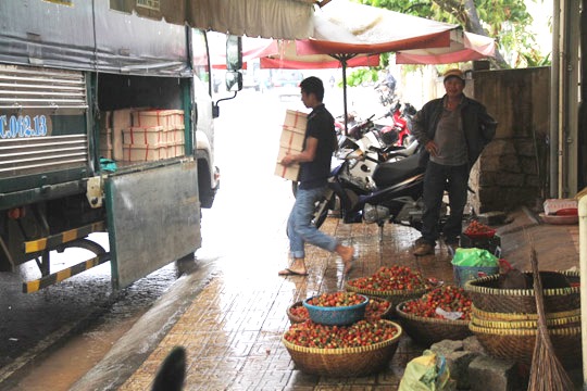 Lượng d&acirc;u đi TP HCM cũng &iacute;t dần