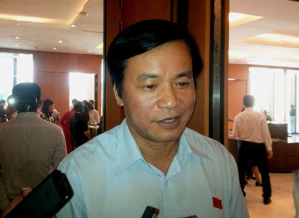 Chủ nhiệm Văn ph&ograve;ng Quốc hội Nguyễn Hạnh Ph&uacute;c trả lời b&aacute;o ch&iacute;