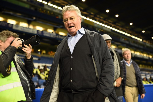 "Phù thủy" Hiddink dẫn dắt… U21 Trung Quốc, lương gần 5 triệu USD/năm