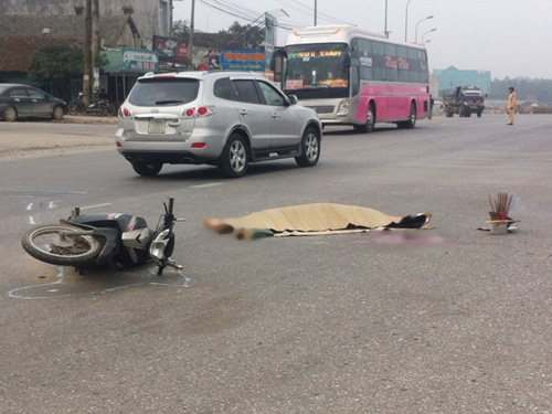 Xe tải “hổ vồ” cán chết nam thanh niên