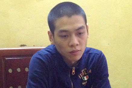 Đến nhà nghỉ vay tiền, bị 2  bạn chat hiếp dâm