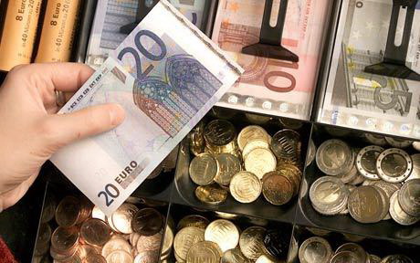 4,5 tỉ euro đã được chuyển lậu về Trung Quốc Ảnh: AP