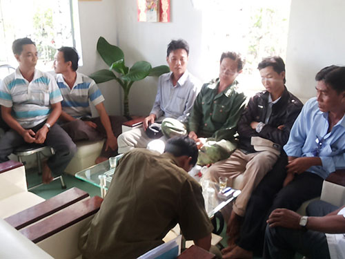 Lệ làng lắm chuyện lạ lùng