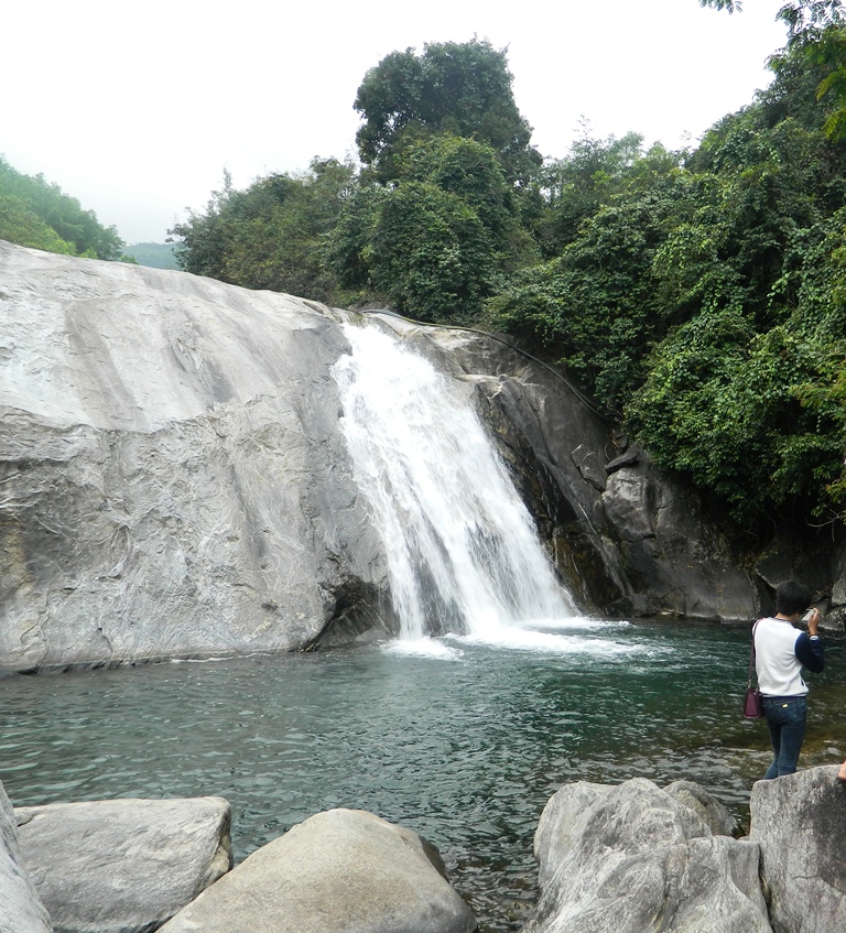 Một g&oacute;c hố Giang Thơm, nơi 2 nạn nh&acirc;n bị đuối nước tử vong