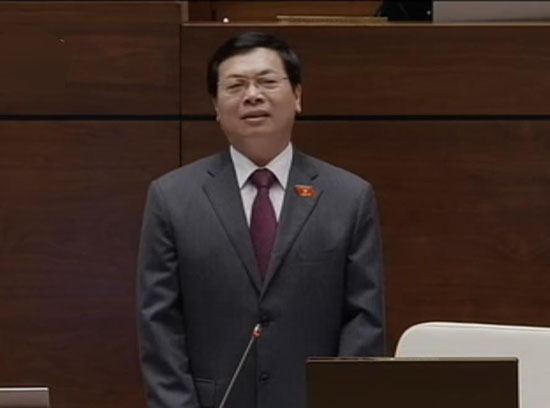 Bộ trưởng C&ocirc;ng Thương Vũ Huy Ho&agrave;ng trả lời chất vấn của c&aacute;c đại biểu Quốc hội s&aacute;ng 12-6