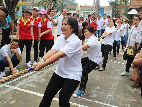 800 CNVC-LĐ dự hội thao