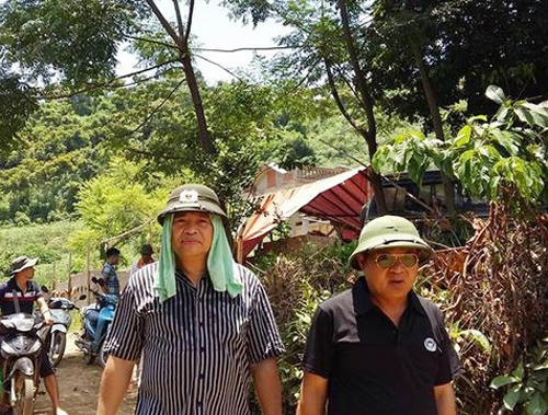 Tướng Hồ Sỹ Tiến tới hiện trường thảm sát, chỉ đạo truy bắt nghi can