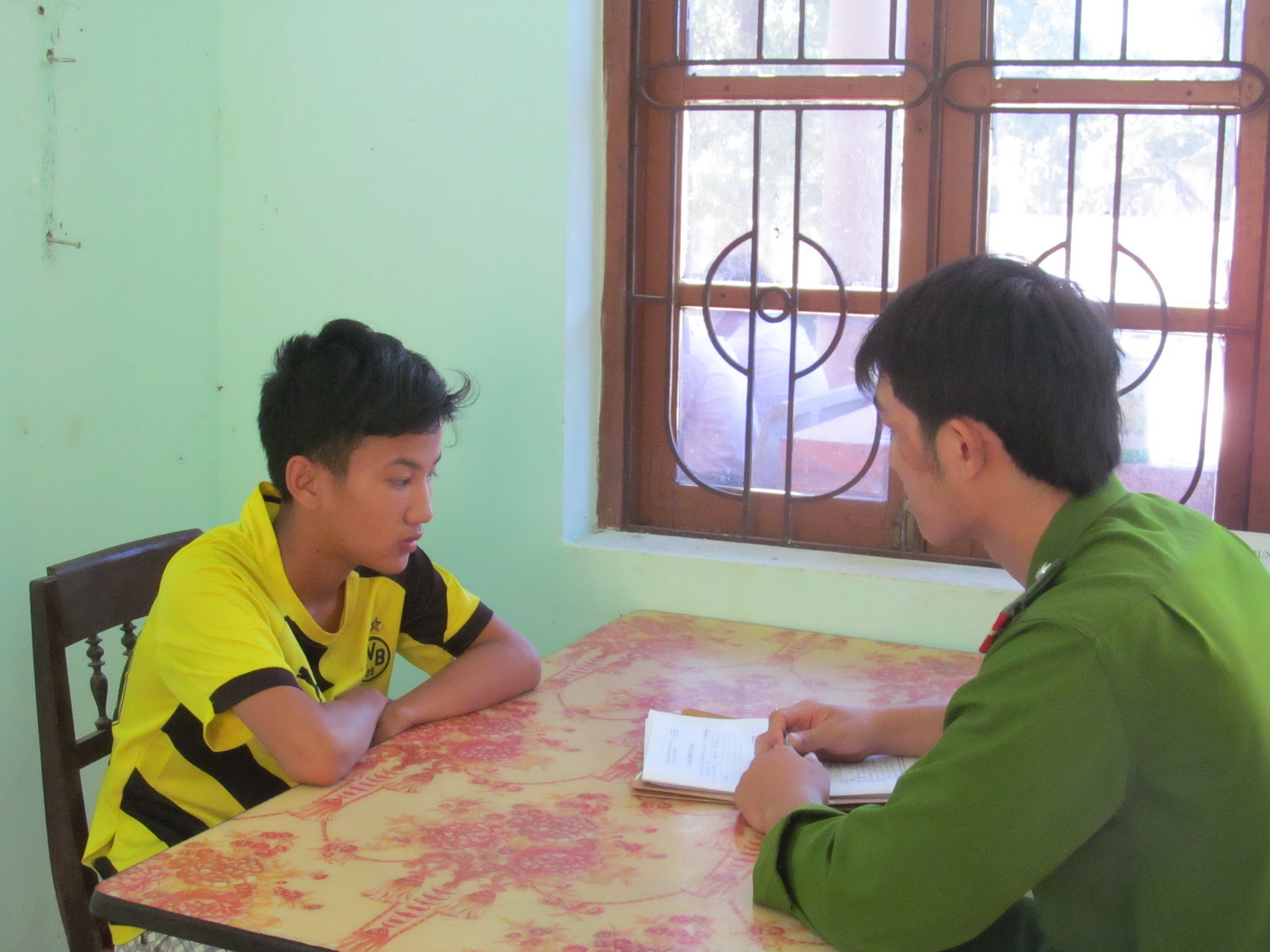 Đối tượng Dương tại cơ quan c&ocirc;ng an