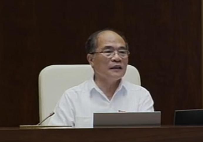 Chủ tịch QH Nguyễn Sinh H&ugrave;ng đề nghị c&aacute;c Bộ trưởng, th&agrave;nh vi&ecirc;n Ch&iacute;nh phủ trả lời thẳng v&agrave;o vấn đề, ngắn gọn, r&otilde; r&agrave;ng, đưa ra được kiến giải, giải ph&aacute;p thiết thực